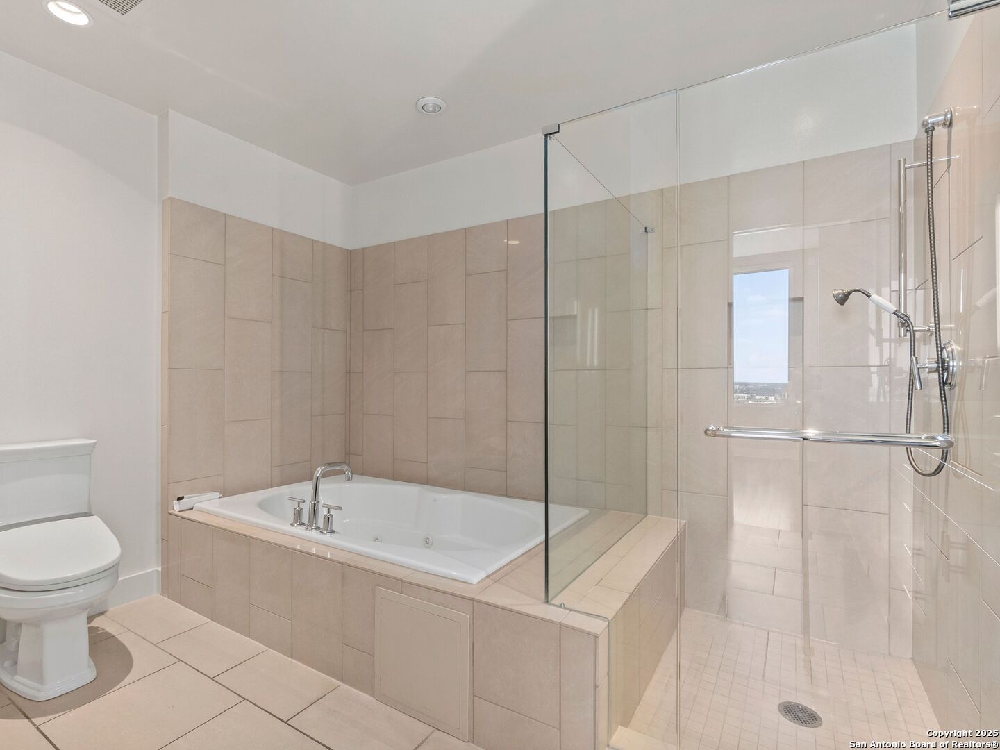 610 E MARKET ST 2508