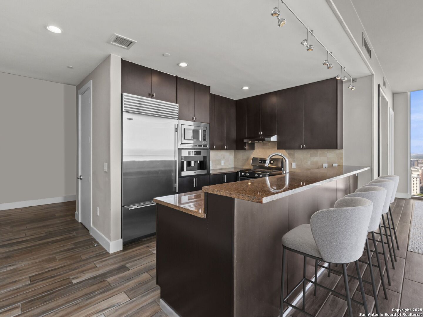 610 E MARKET ST 2508