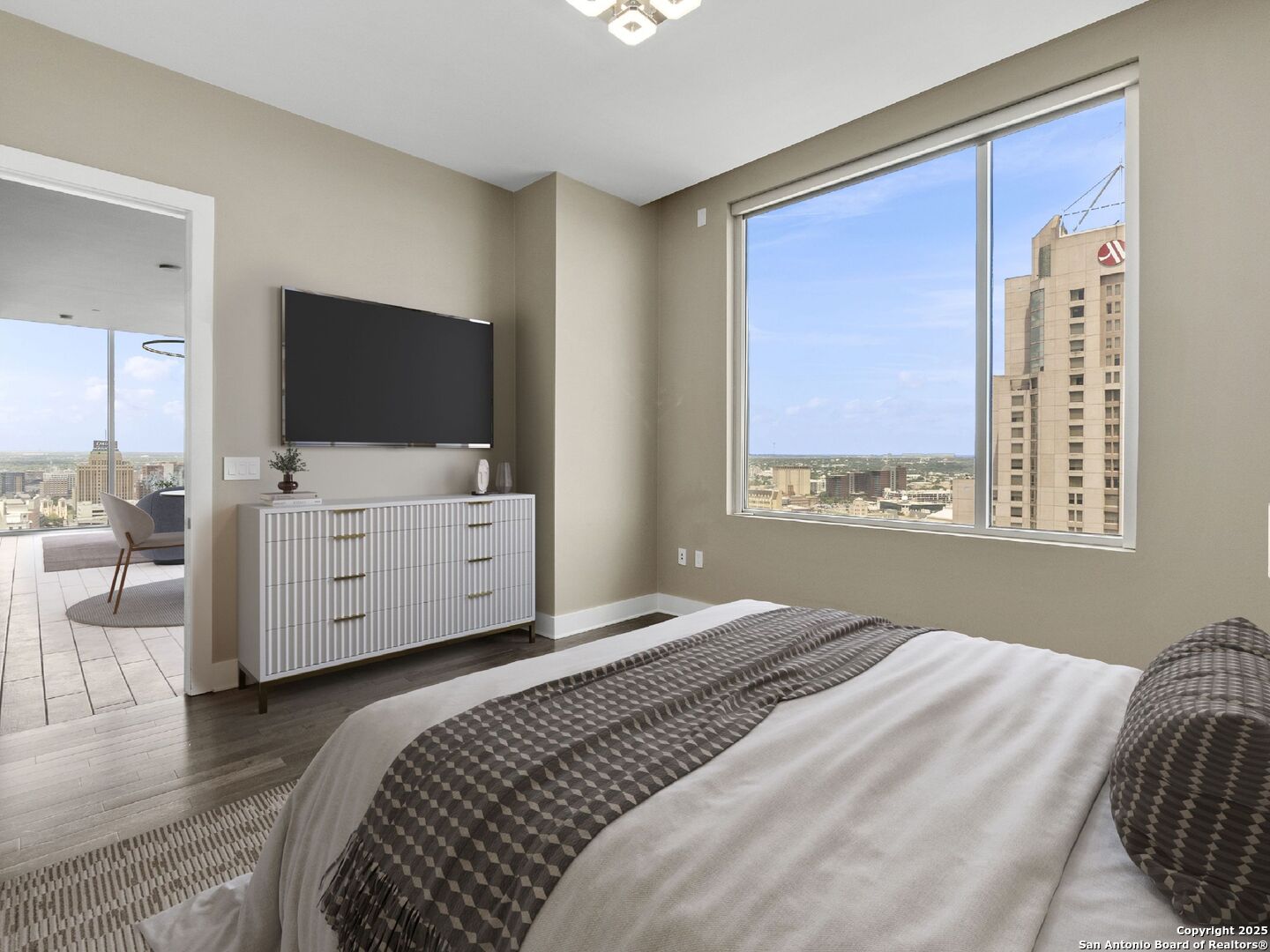 610 E MARKET ST 2508