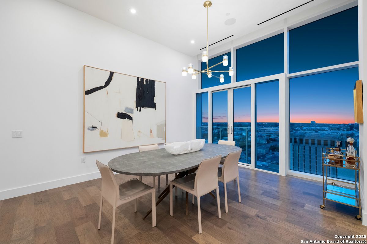 123 Lexington UNIT 1806