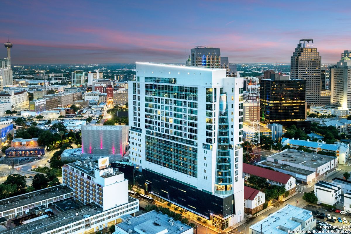 123 Lexington UNIT 1806