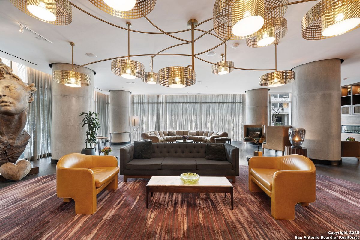 123 Lexington UNIT 1806