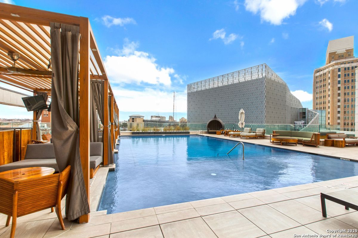 123 Lexington UNIT 1806