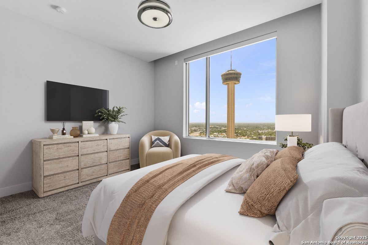 610 E Market UNIT 2811