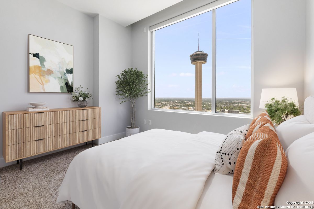 610 E Market UNIT 2811