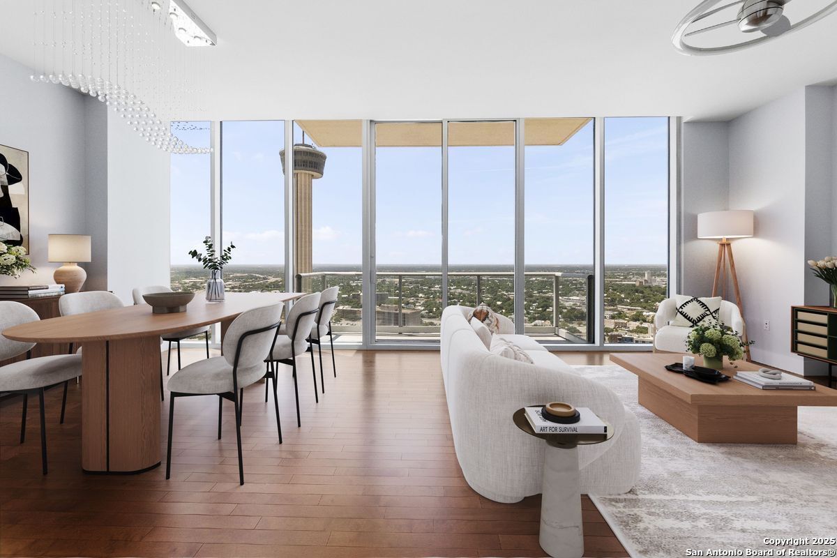 610 E Market UNIT 2811