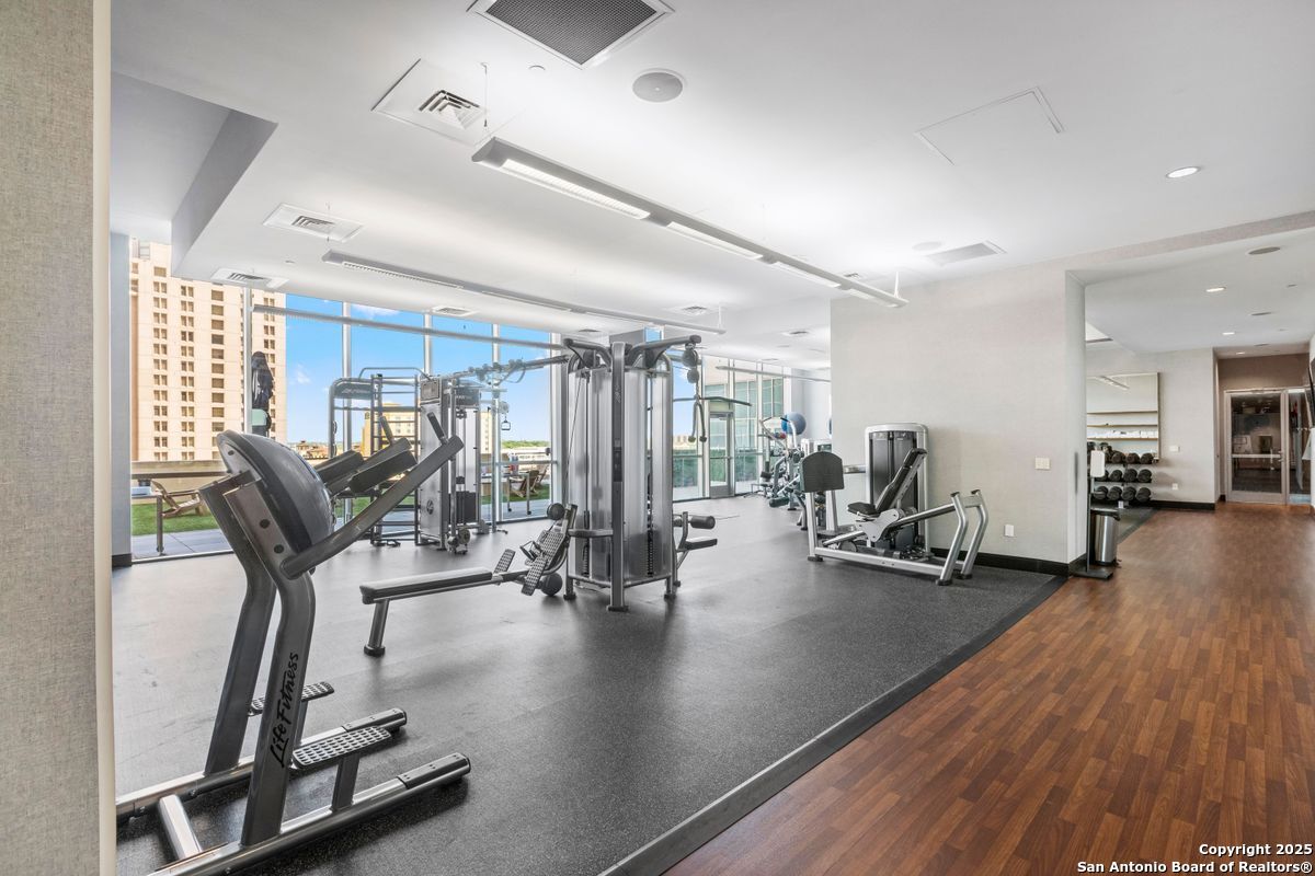 610 E Market UNIT 2811