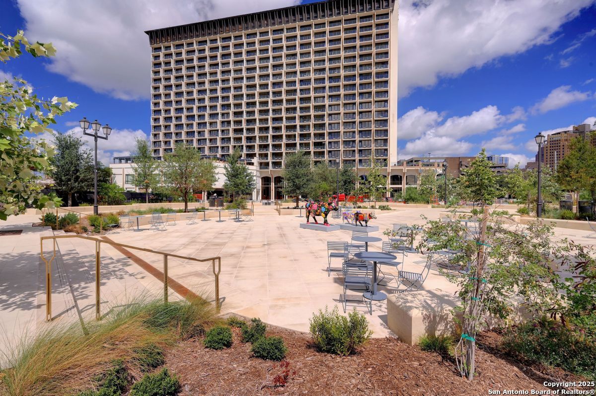 610 E Market UNIT 2818