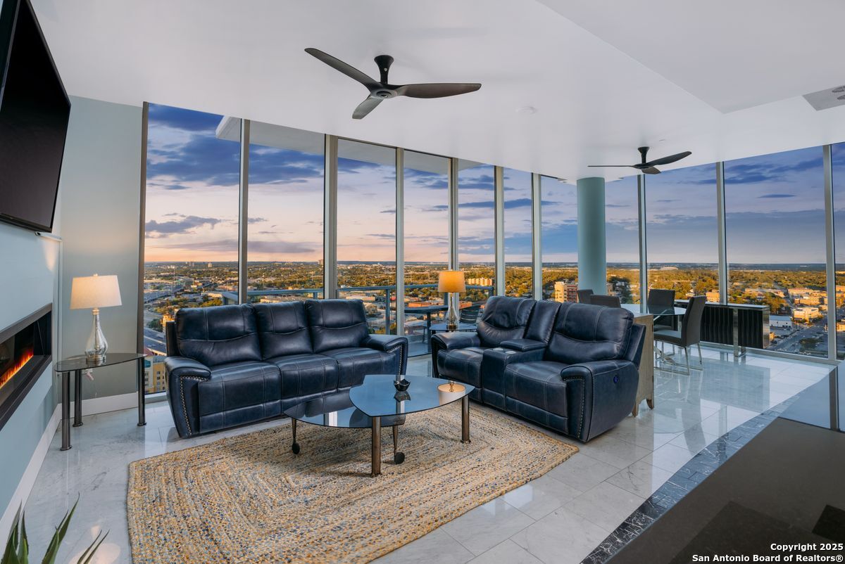 610 E Market UNIT 2818