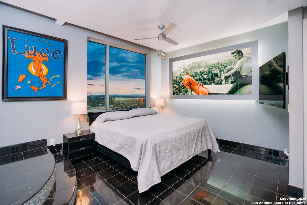 610 E Market UNIT 2818