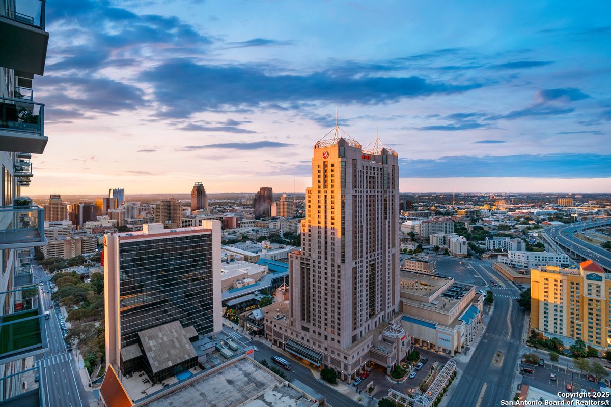 610 E Market UNIT 2818