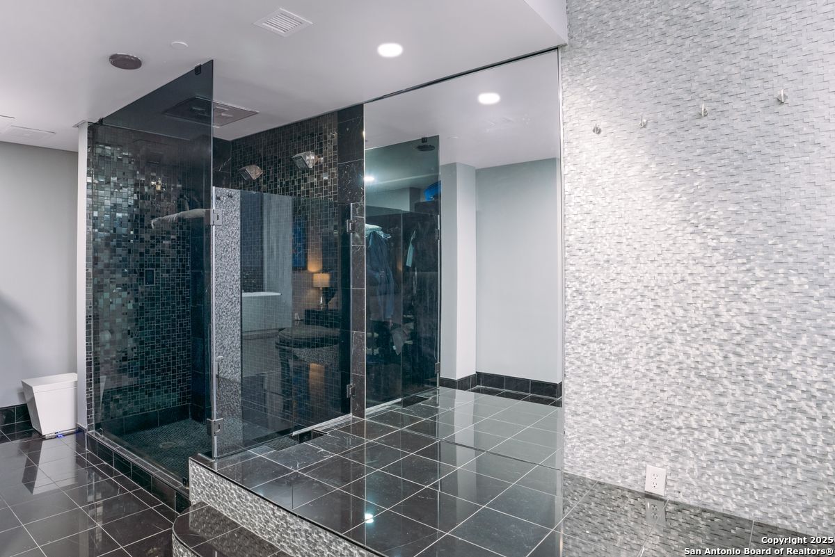 610 E Market UNIT 2818