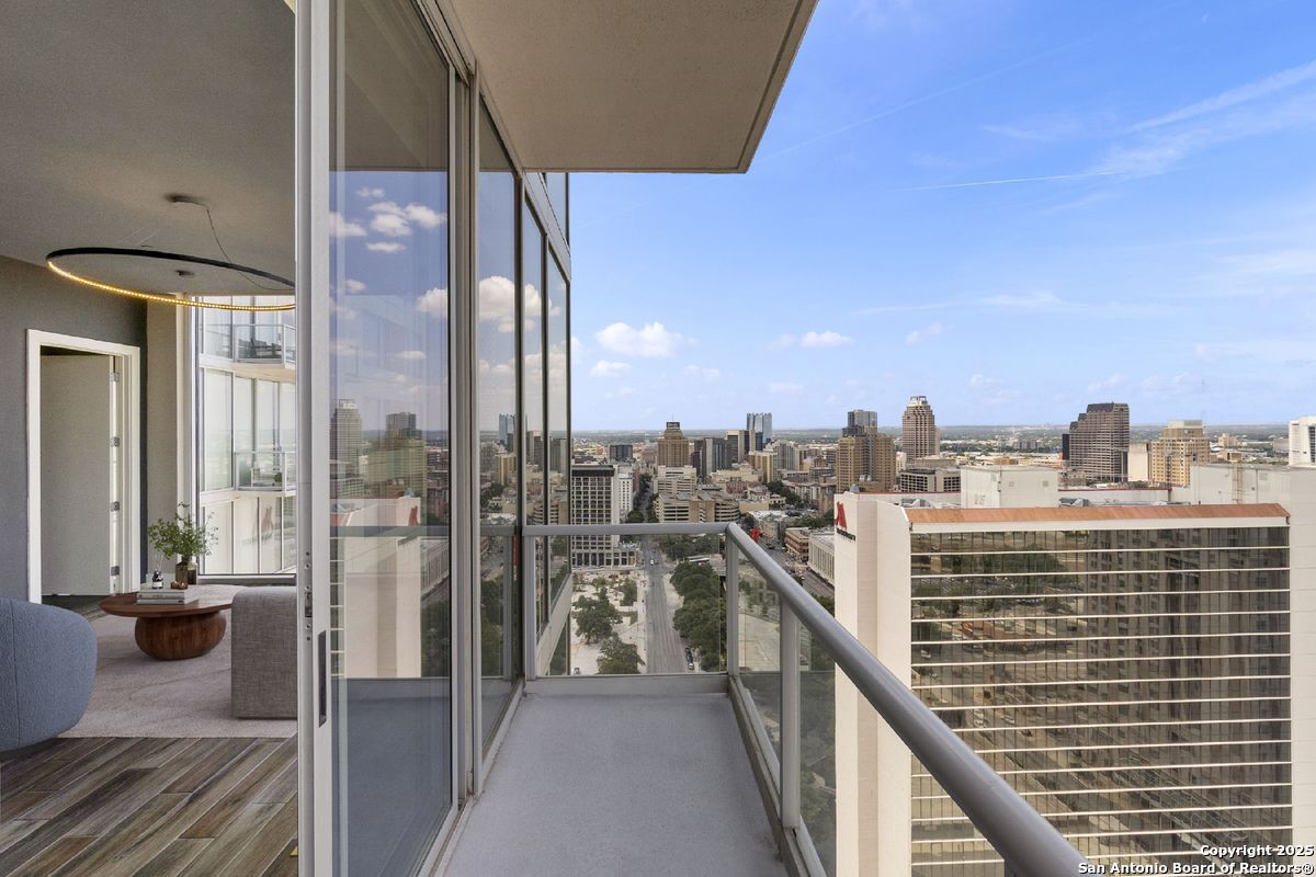 610 E Market UNIT 2508