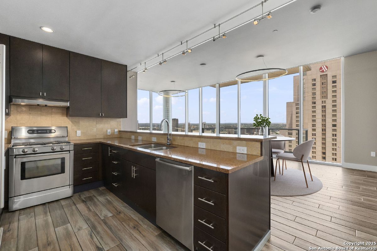 610 E Market UNIT 2508