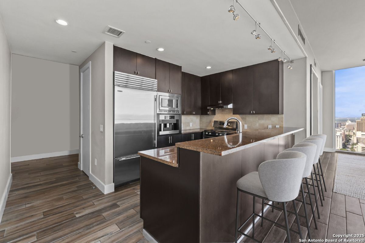 610 E Market UNIT 2508