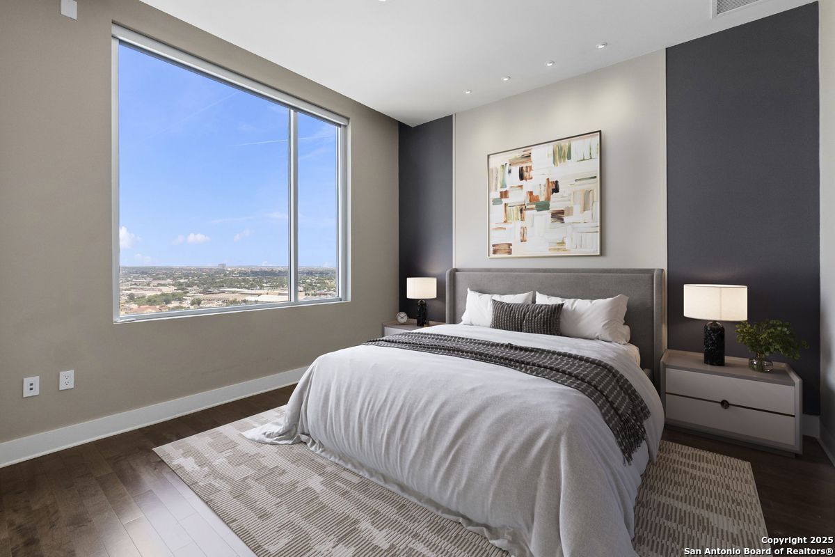 610 E Market UNIT 2508