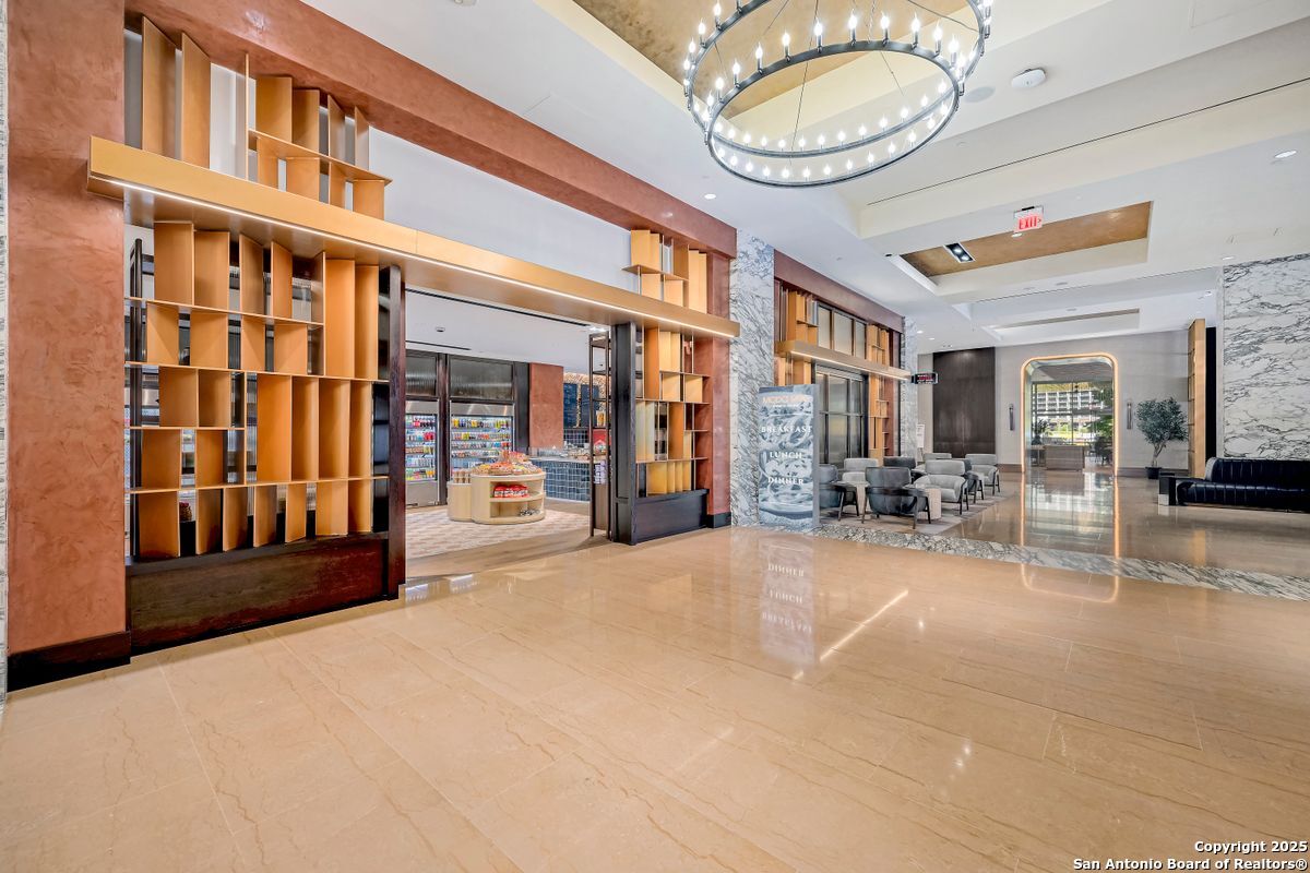 610 E Market UNIT 2905