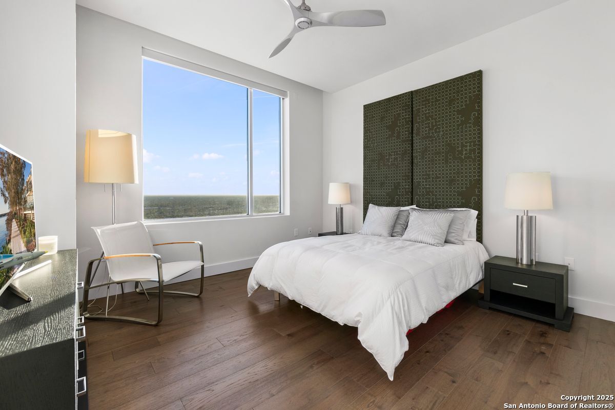 610 E Market UNIT 2905