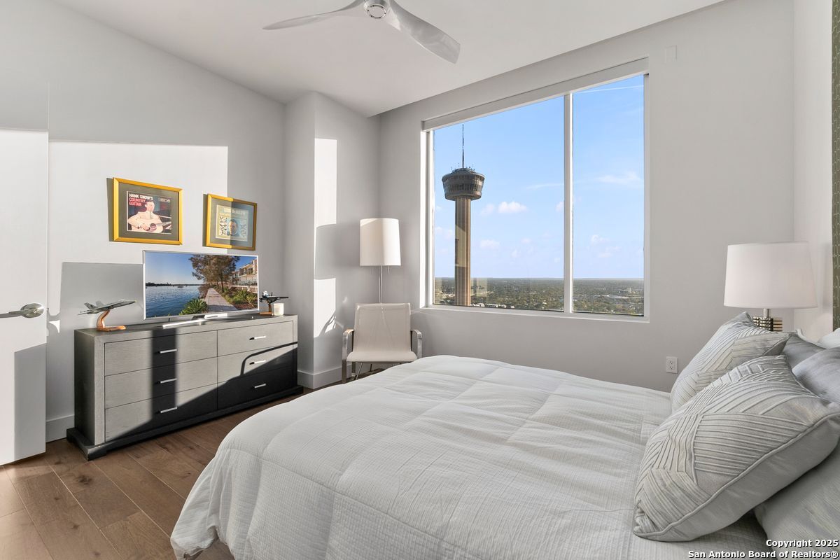 610 E Market UNIT 2905