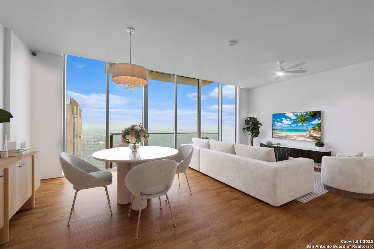 610 E Market UNIT 3110