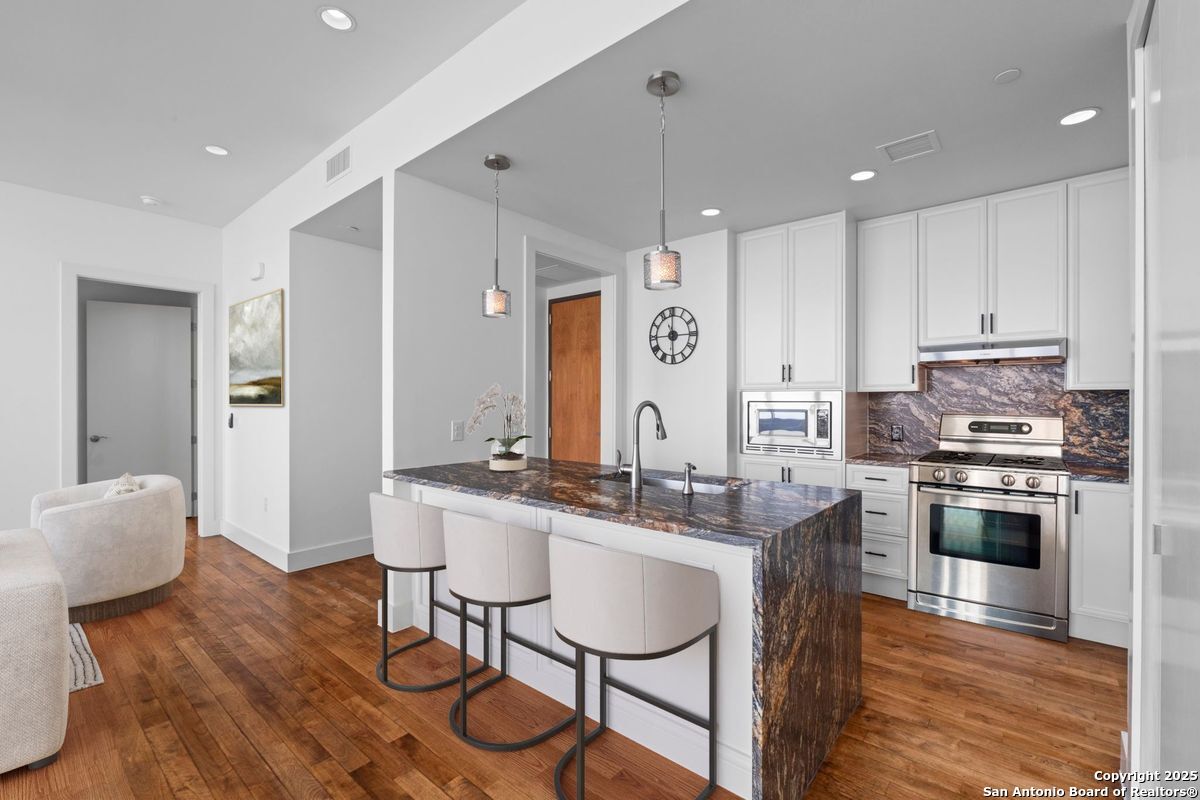 610 E Market UNIT 3110