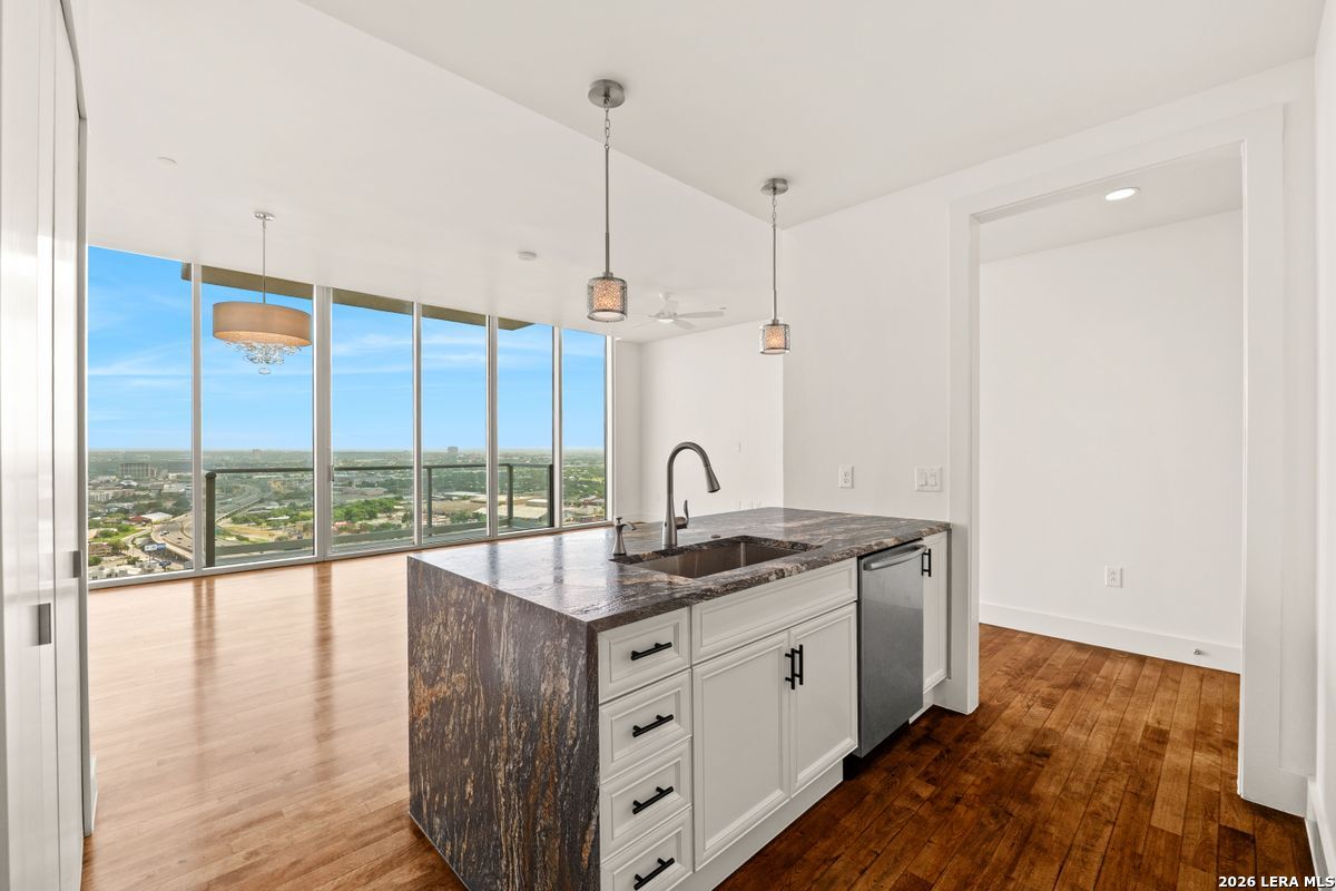 610 E Market UNIT 3110