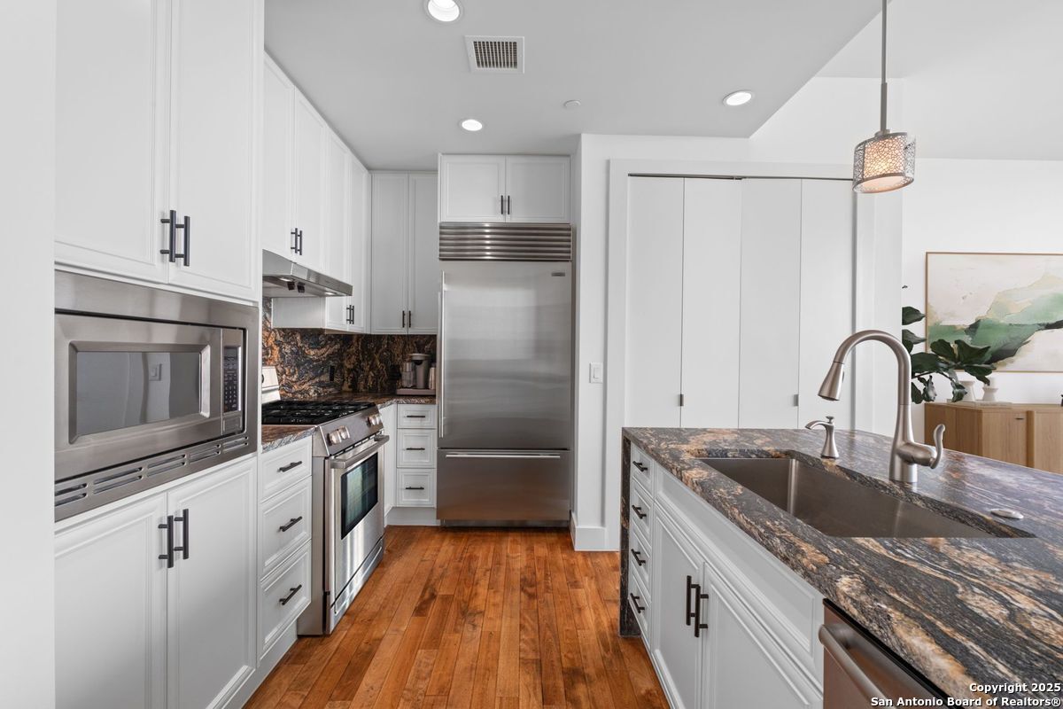 610 E Market UNIT 3110