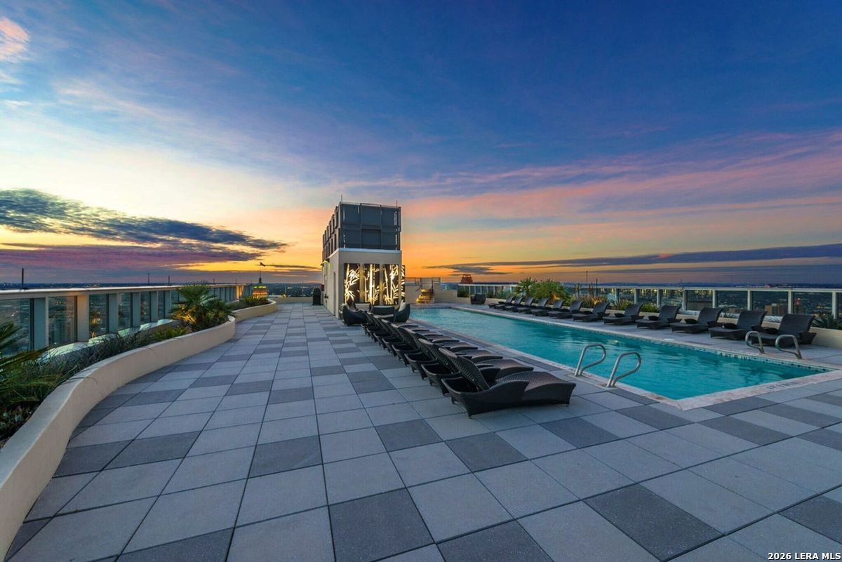 610 E Market UNIT 3110