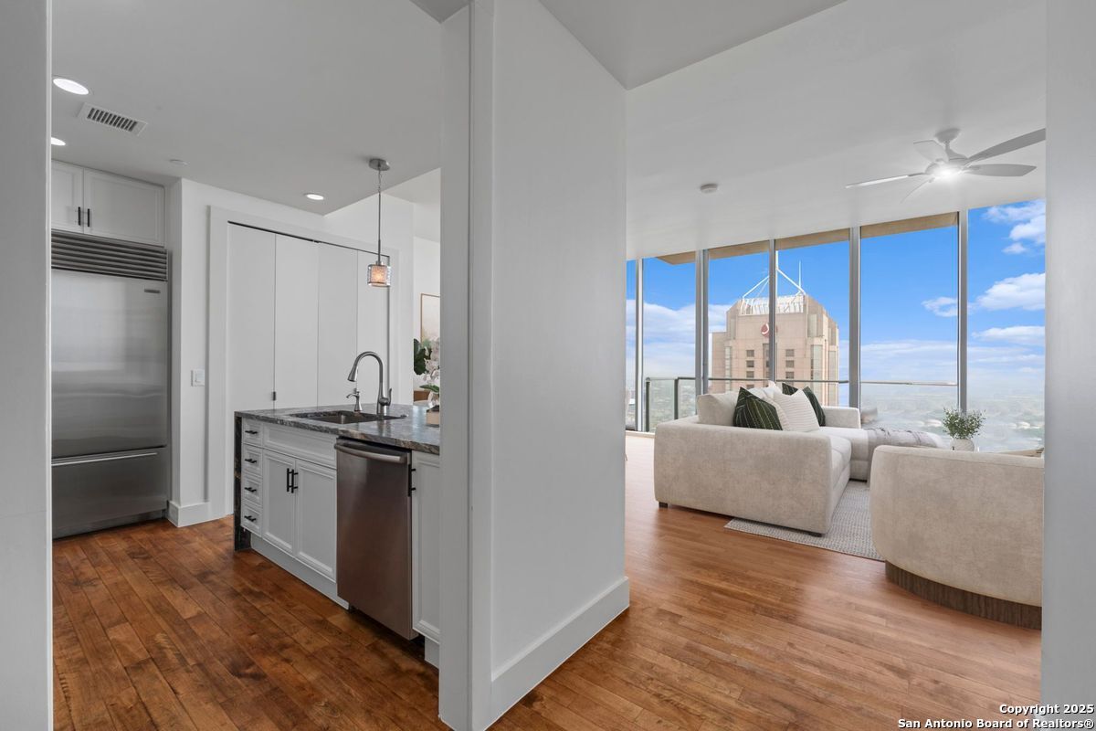 610 E Market UNIT 3110