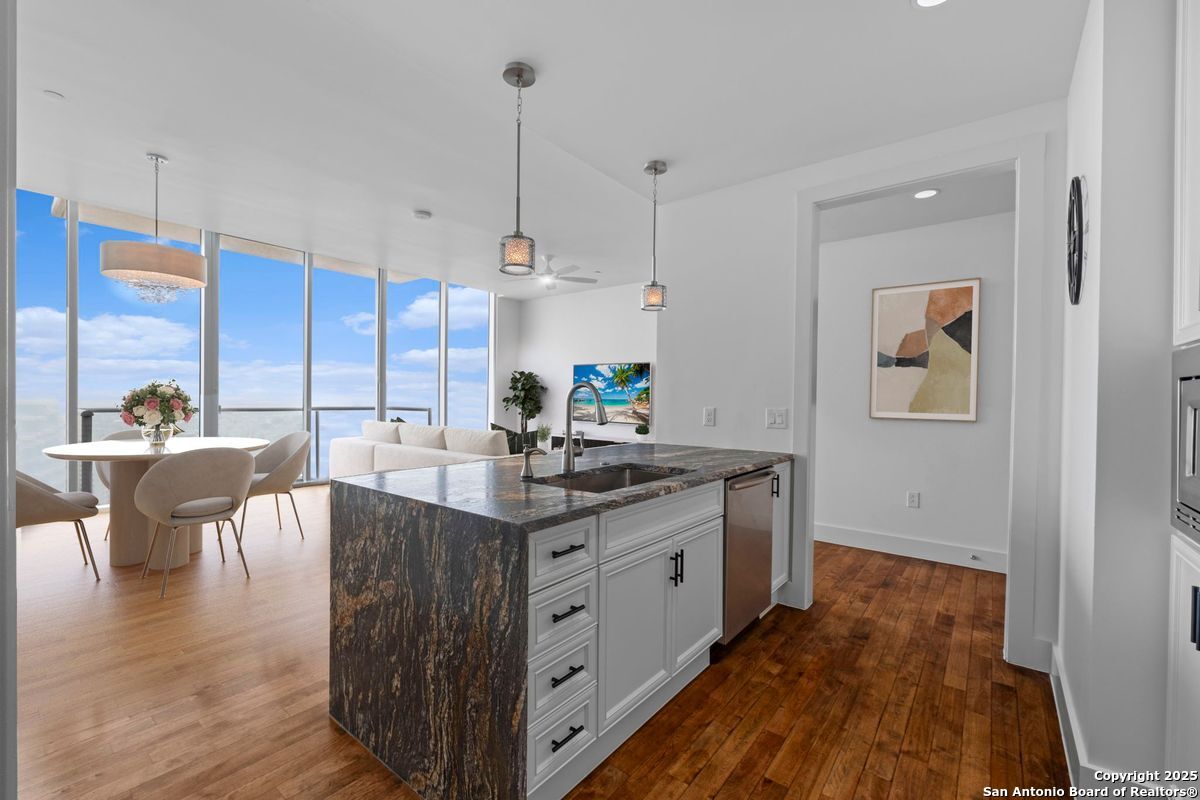 610 E Market UNIT 3110