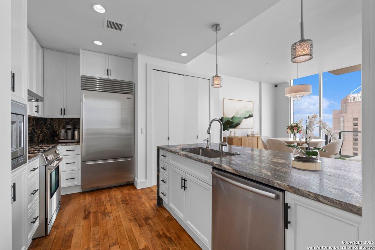 610 E Market UNIT 3110