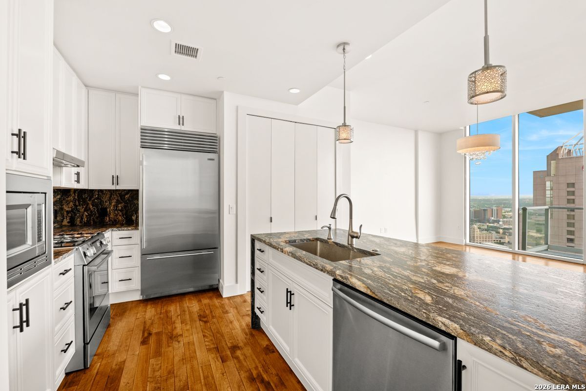 610 E Market UNIT 3110