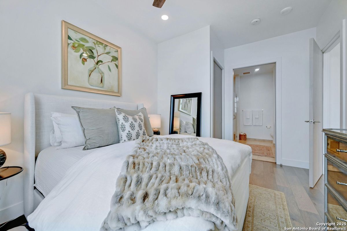 123 Lexington APT 1410