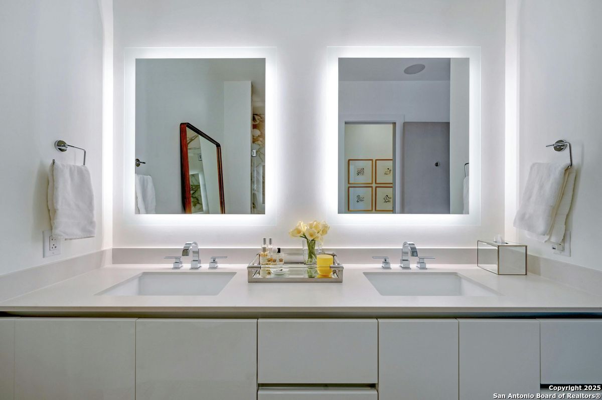 123 Lexington APT 1410