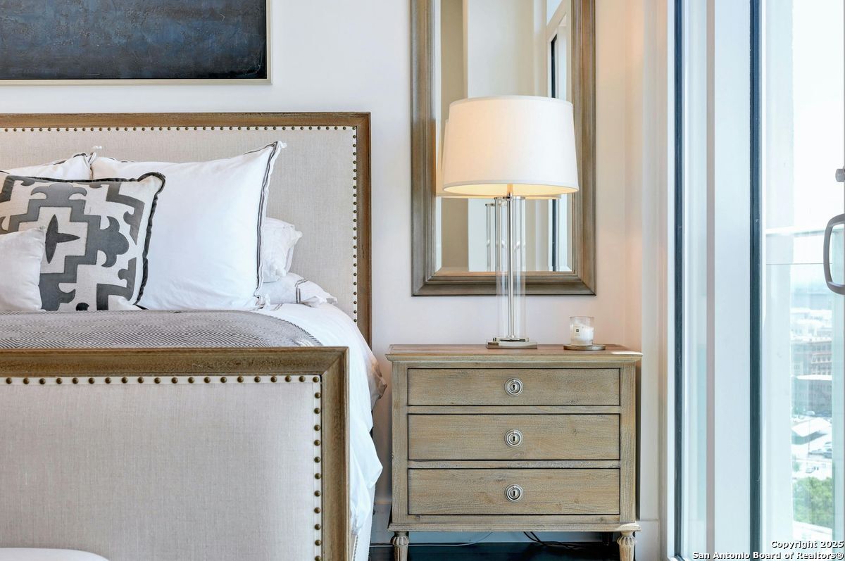 123 Lexington APT 1410