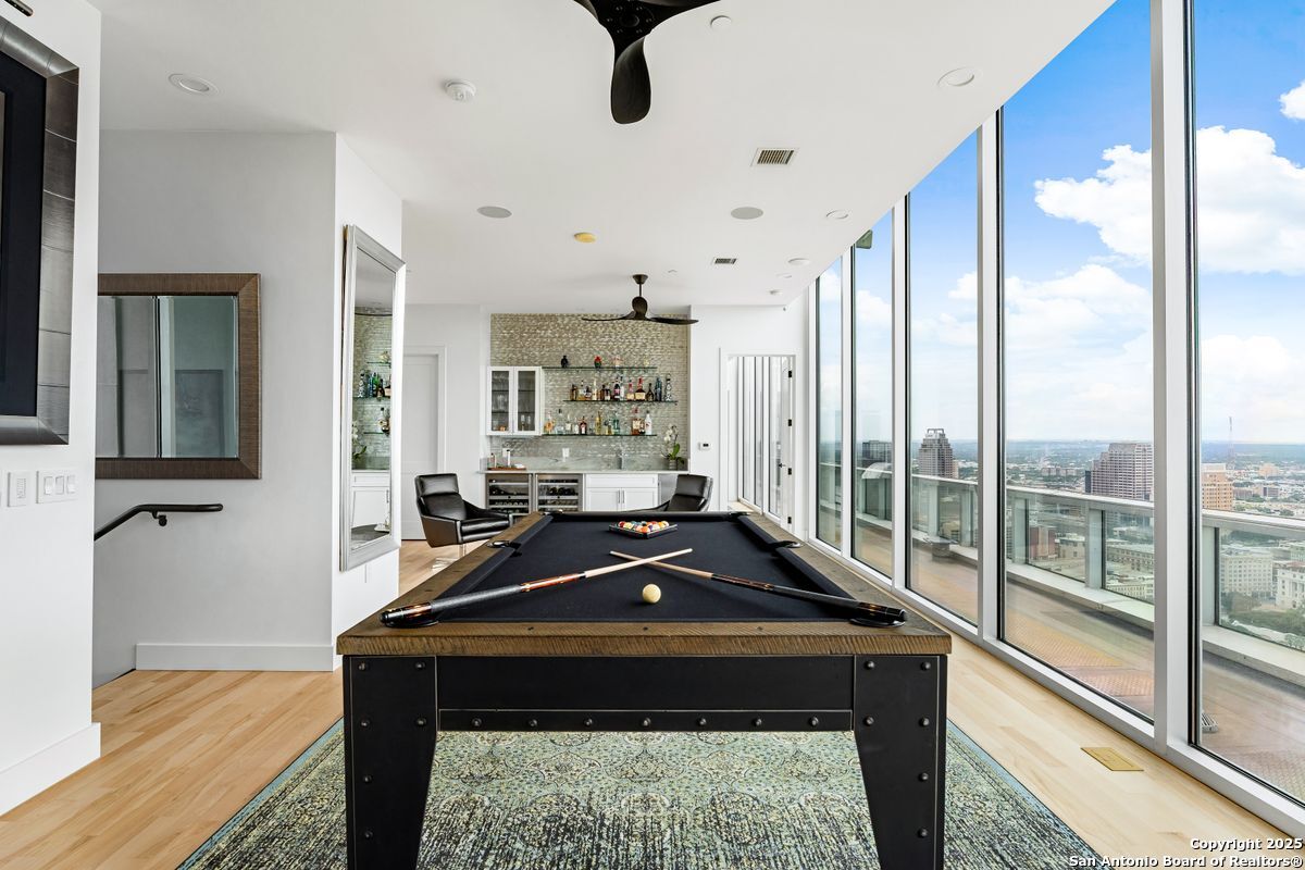 610 E Market UNIT 3304