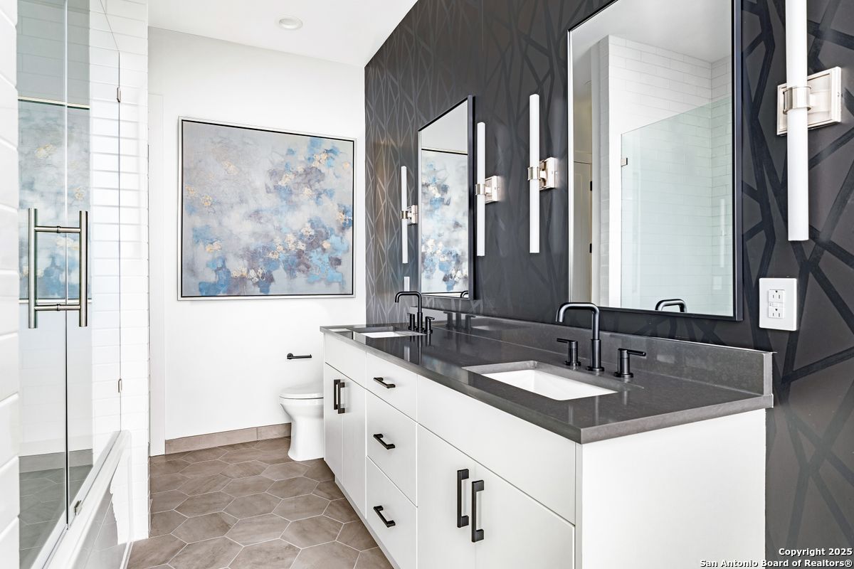 610 E Market UNIT 3304