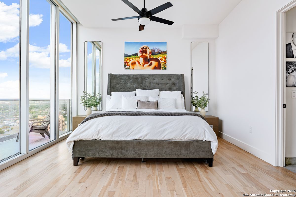 610 E Market UNIT 3304