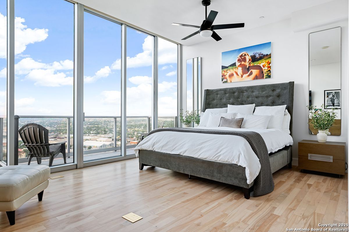 610 E Market UNIT 3304