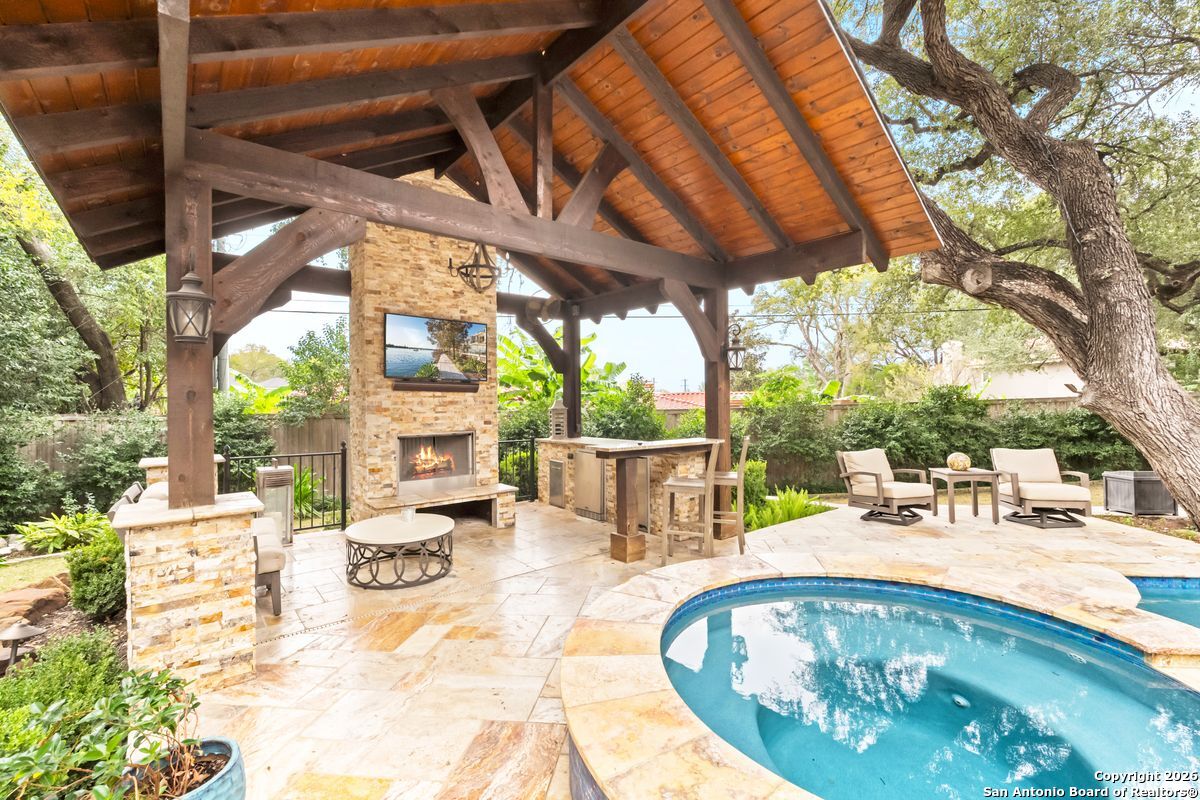 360 PASEO ENCINAL ST