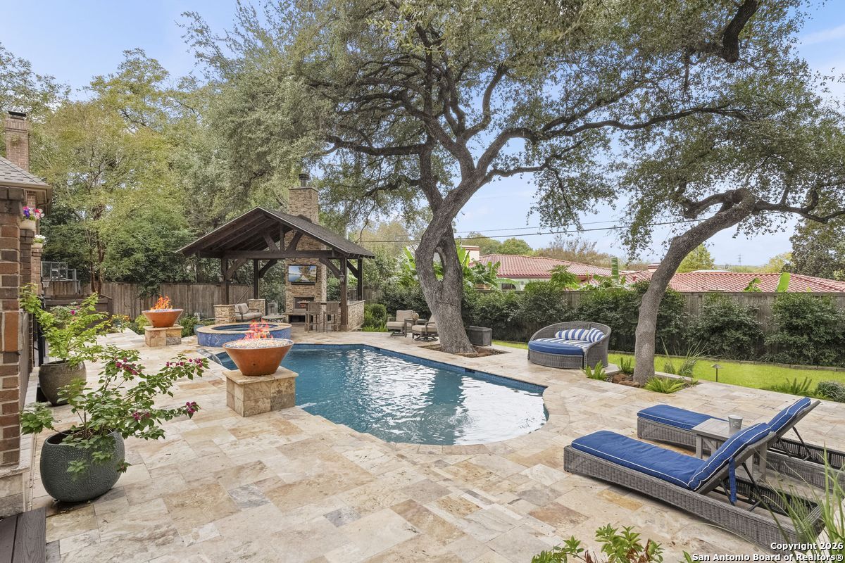 360 PASEO ENCINAL ST