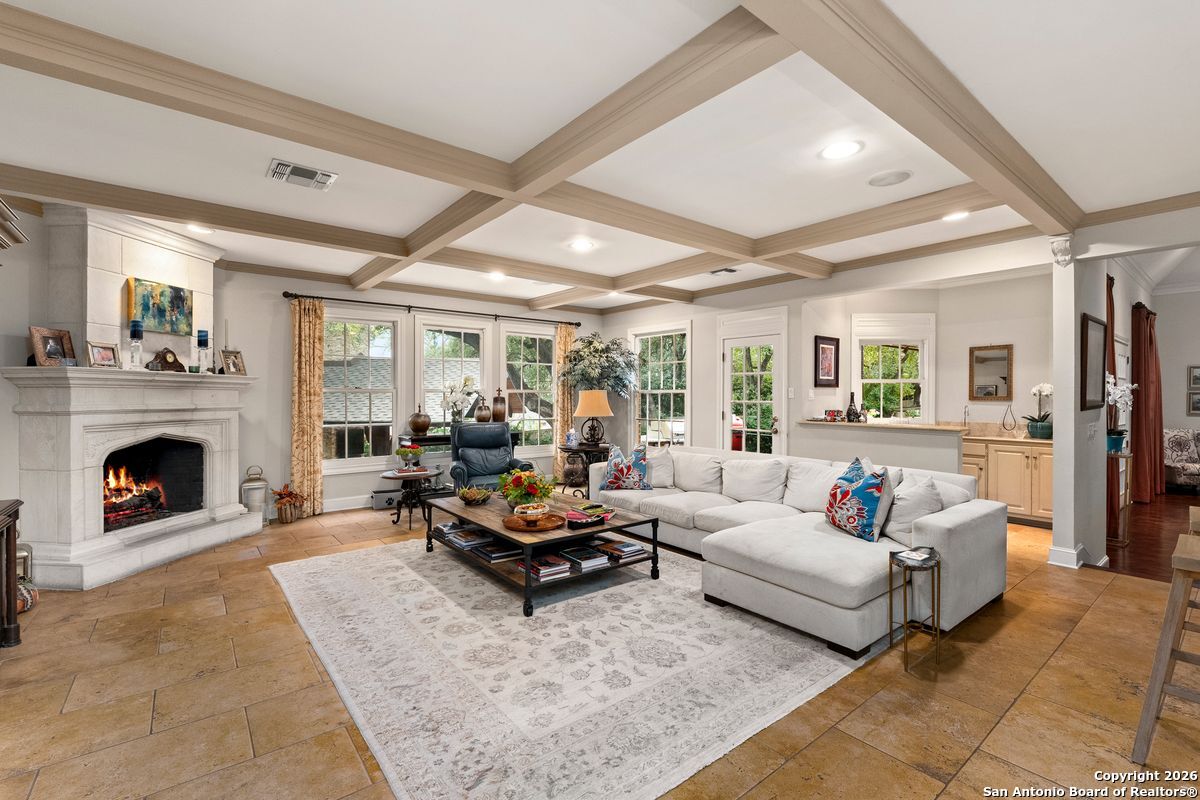 360 PASEO ENCINAL ST