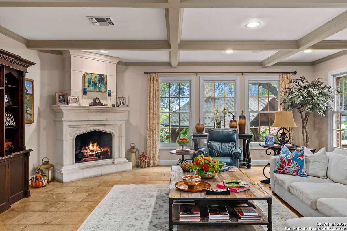 360 PASEO ENCINAL ST