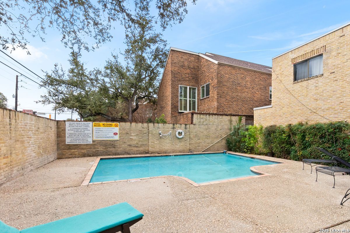 8123 N New Braunfels M