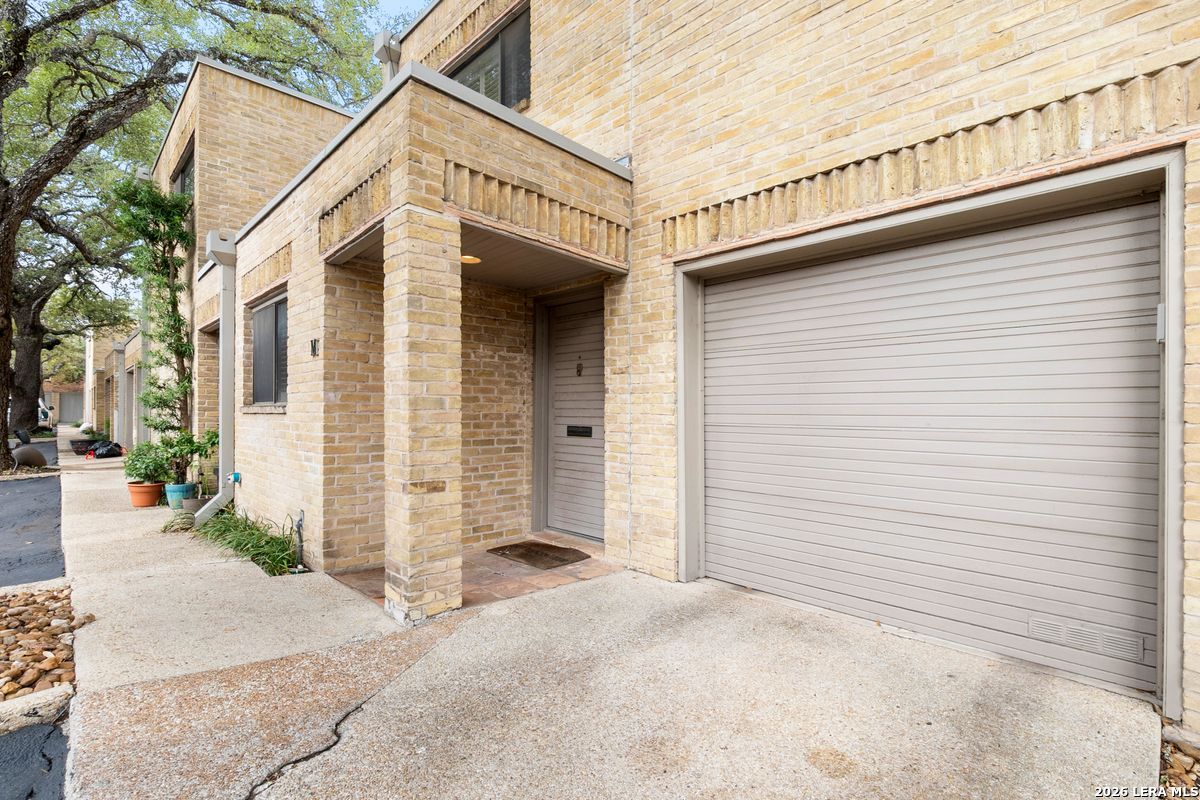 8123 N New Braunfels M