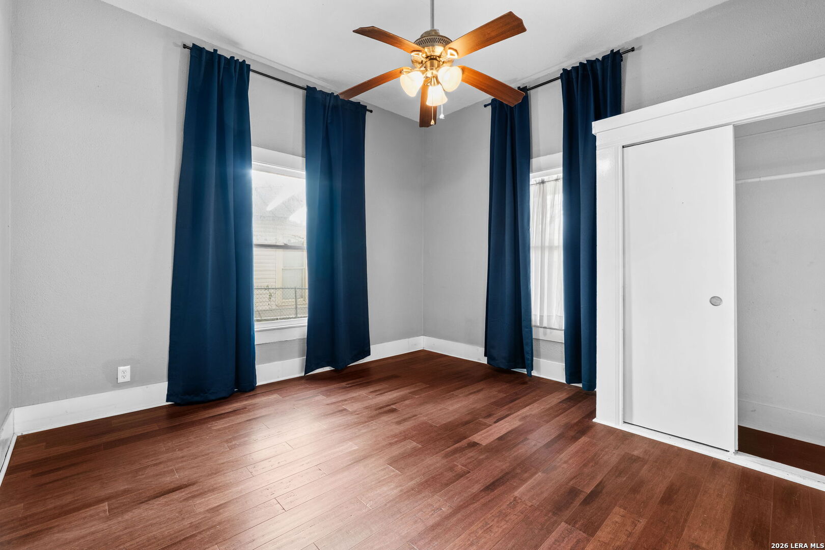 419 E Woodlawn