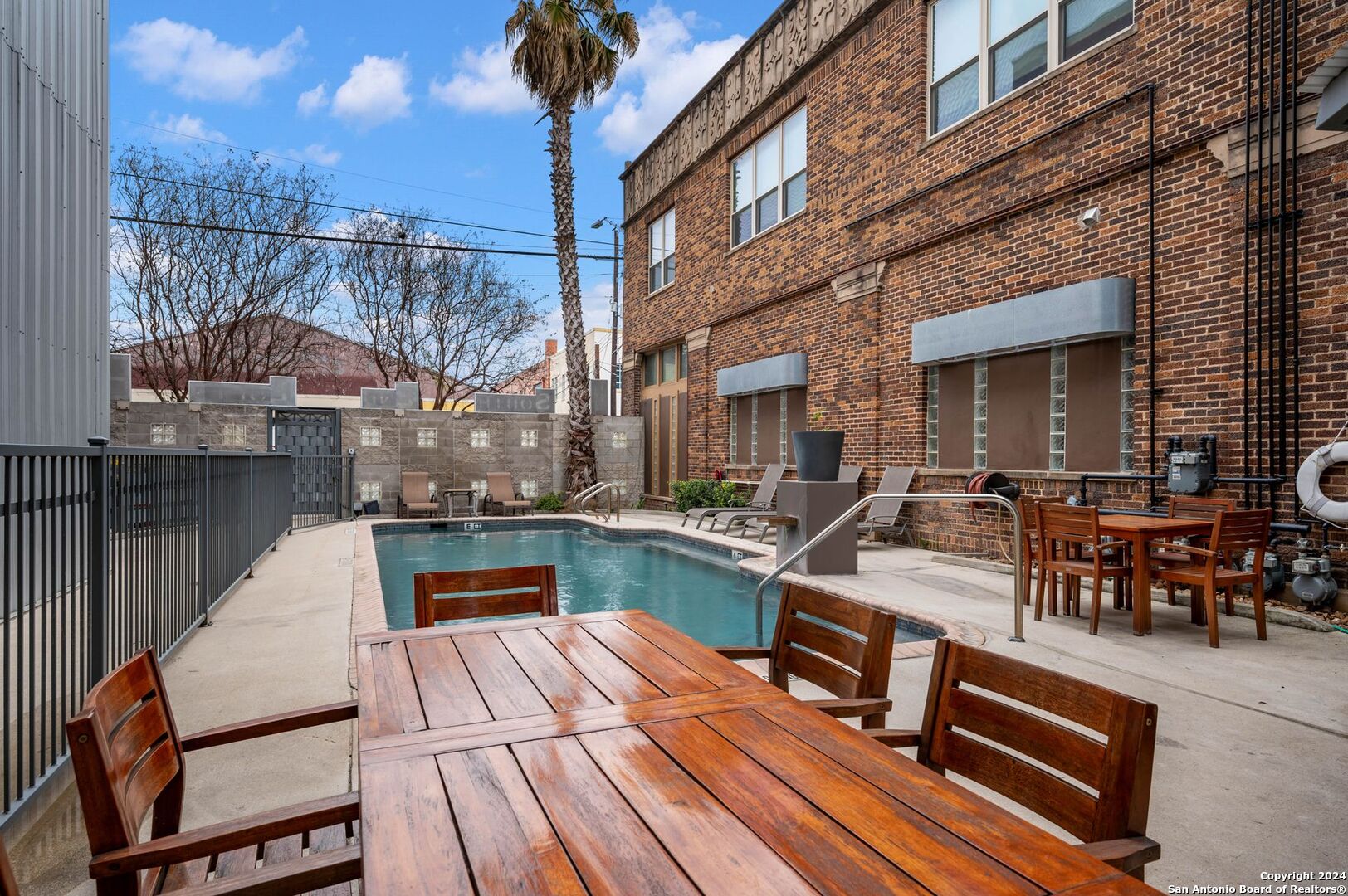 1339 S FLORES ST 202