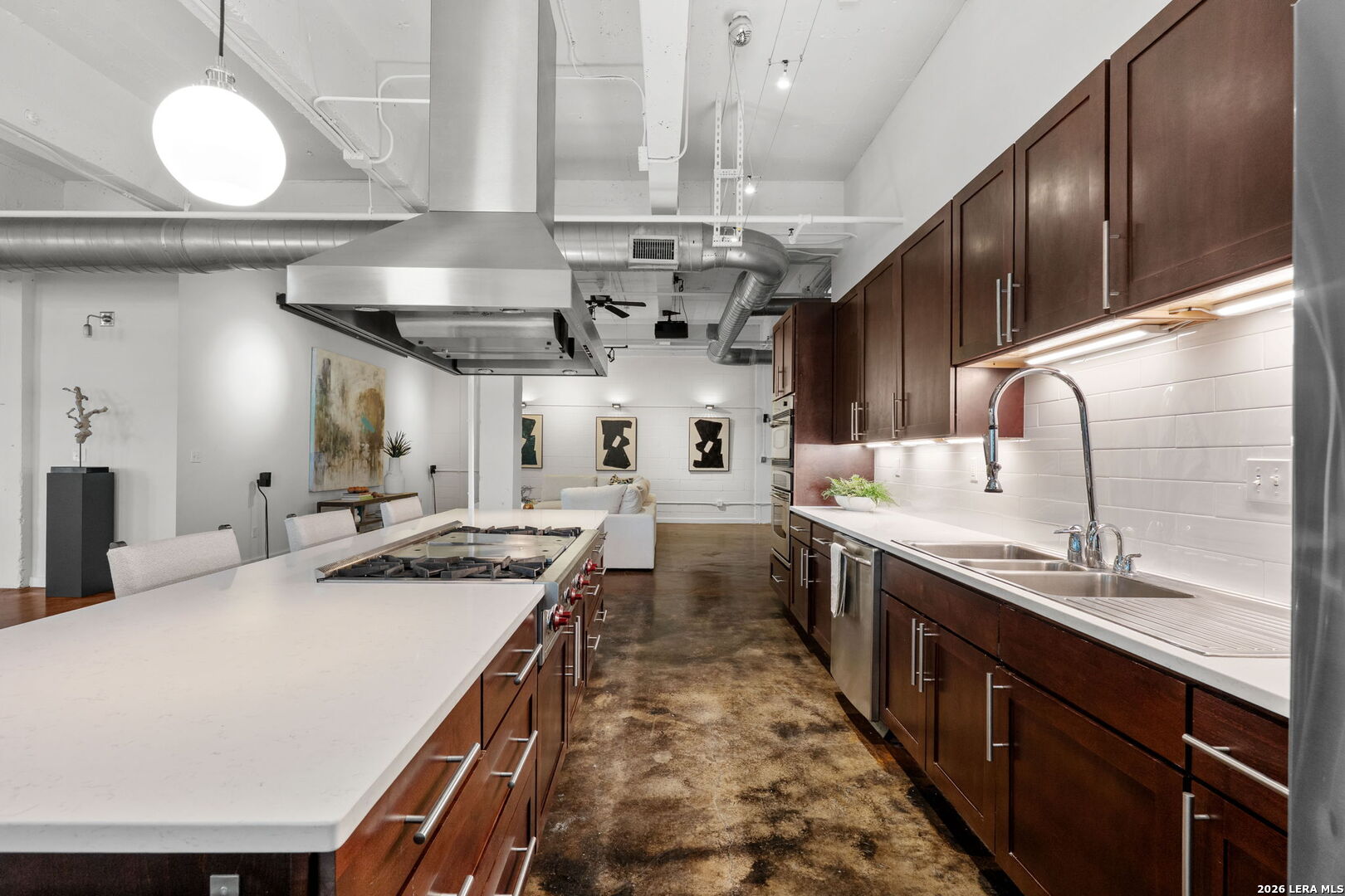 1339 S FLORES ST 202