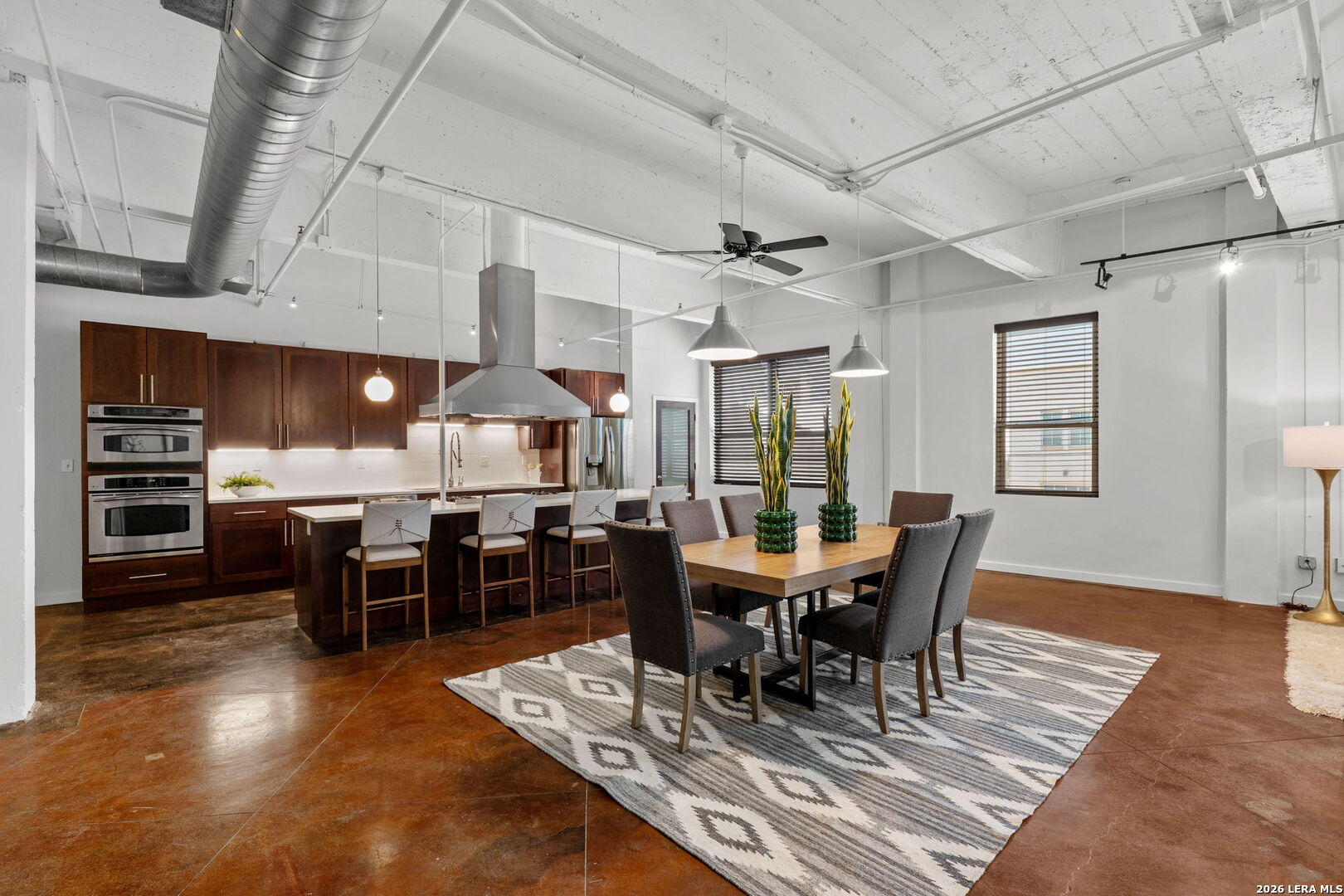 1339 S FLORES ST 202