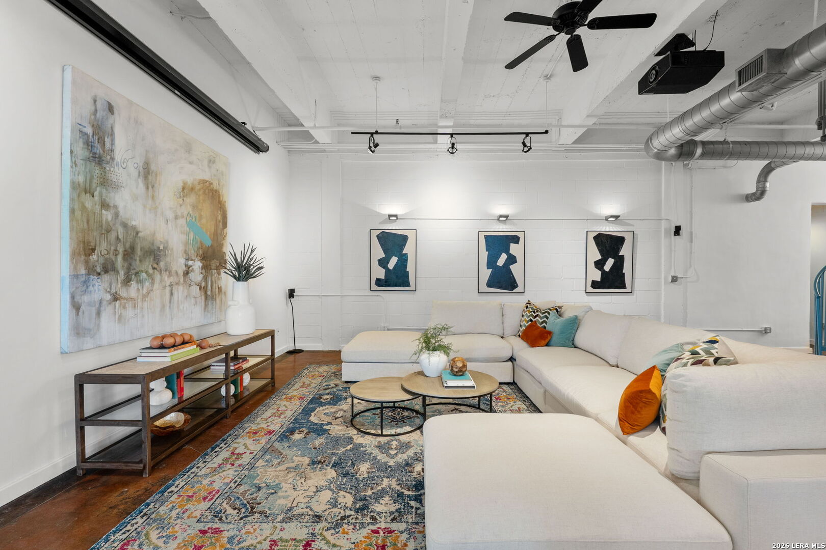 1339 S FLORES ST 202